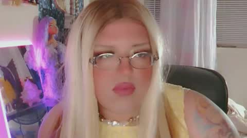Snapshot of honeylavender777 chatting on June 2026 06:51:02 AM honeylavender777 online show from June 2026 06:51:02 AM