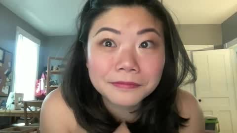 Snapshot of honeysunshineneko chatting on May 2026 02:35:02 PM HoneySunshineNeko online show from May 2026 02:35:02 PM