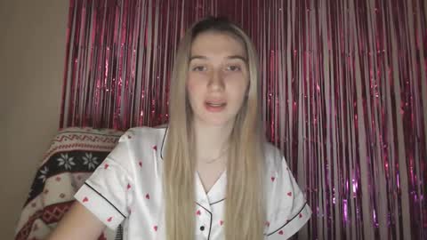 honeyveil online show from February 2026 09:44:01 PM