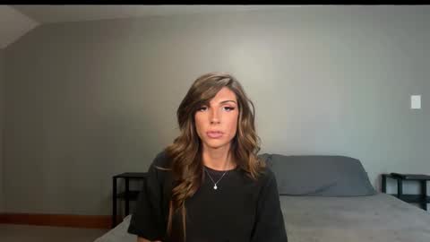 Snapshot of honeyvelourts chatting on March 2026 09:21:01 PM HoneyVelourTS online show from March 2026 09:21:01 PM