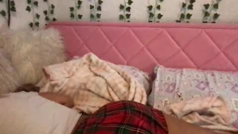 honeyyy89 online show from February 2026 10:00:01 PM