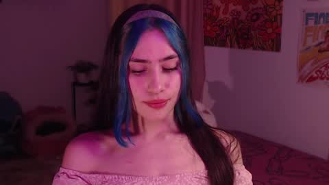 Snapshot of honeyypeaach chatting on December 2024 11:24:02 PM online show from December 2024 11:24:02 PM