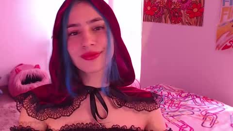 Snapshot of honeyypeaach chatting on December 2024 04:59:02 PM online show from December 2024 04:59:02 PM