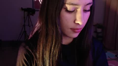 Snapshot of honeyypeaach chatting on February 2025 01:31:02 AM online show from February 2025 01:31:02 AM