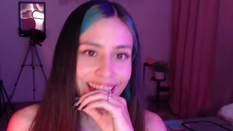 Snapshot of honeyypeaach chatting on February 2025 12:41:02 AM online show from February 2025 12:41:02 AM