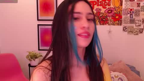 Snapshot of honeyypeaach chatting on November 2025 07:24:01 PM online show from November 2025 07:24:01 PM