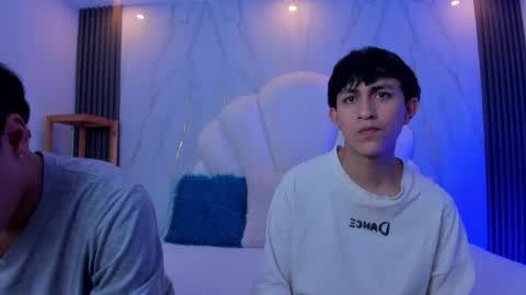 hoot_booys_ online show from January 2026 07:40:01 PM