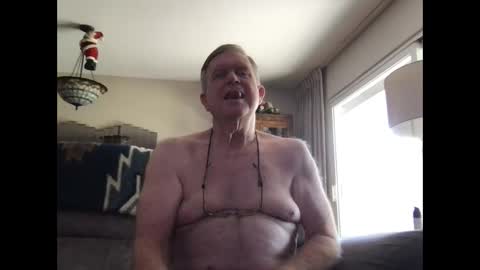 Snapshot of horndog69b chatting on December 2024 06:27:02 PM horndog online show from December 2024 06:27:02 PM