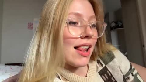 Audrey online show from September 2025 02:33:01 AM