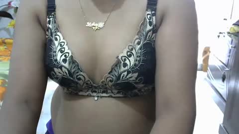 Snapshot of horneydesibaby chatting on February 2025 03:35:01 AM horneydesibaby online show from February 2025 03:35:01 AM