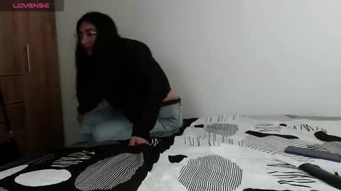 Snapshot of hornienextdoor chatting on November 2025 03:23:01 PM hornienextdoor online show from November 2025 03:23:01 PM