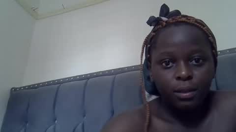 Snapshot of horny_ebony546069 chatting on December 2024 06:59:01 AM horny_ebony546069 online show from December 2024 06:59:01 AM