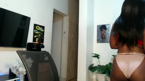 horny_princcess online show from February 2025 09:14:01 PM