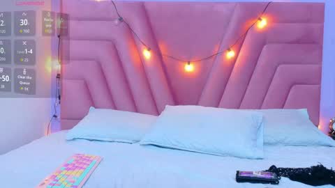 Khloe  online show from November 2025 12:52:01 PM