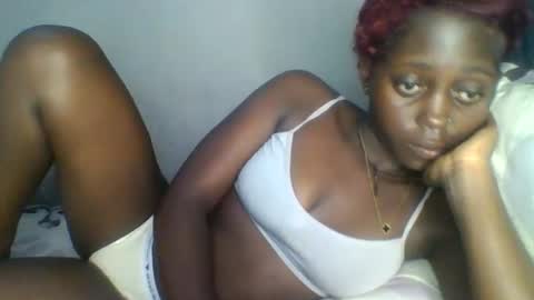 Snapshot of hornybella84 chatting on April 2026 06:07:02 AM Bella online show from April 2026 06:07:02 AM