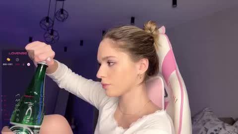 Sonya online show from March 2025 05:33:01 PM