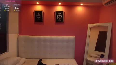 Snapshot of hornyhousekeeper_ chatting on January 2025 12:47:01 PM Valentina online show from January 2025 12:47:01 PM