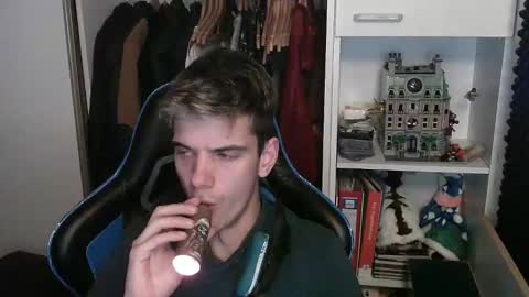 Snapshot of hornyjoey1 chatting on November 2025 06:45:01 PM Joey online show from November 2025 06:45:01 PM