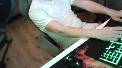 hornyman1998_03 online show from March 2026 10:10:01 PM