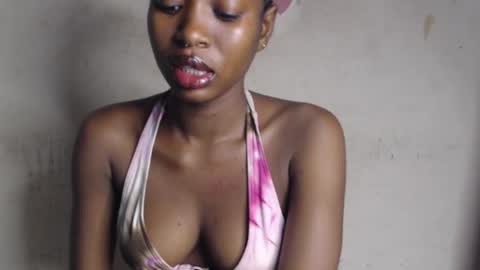 Snapshot of hornyslut_xx chatting on April 2026 07:50:02 AM Bella online show from April 2026 07:50:02 AM