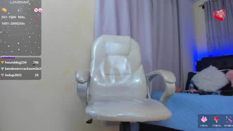 Snapshot of hot_beauty__ chatting on January 2025 10:45:01 AM VALENTINA online show from January 2025 10:45:01 AM