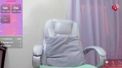 Snapshot of hot_beauty__ chatting on January 2025 11:55:01 AM VALENTINA online show from January 2025 11:55:01 AM