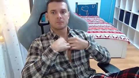 hot_cap_77 online show from December 2025 05:30:01 PM