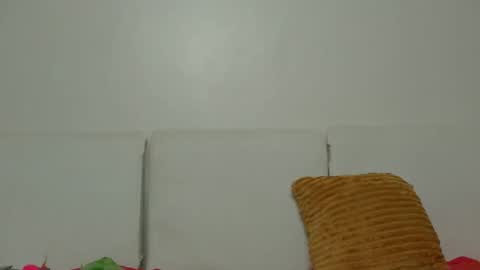 hot_chiqqq online show from May 2026 02:45:01 PM