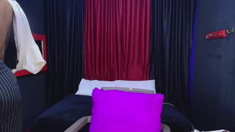 hot chocolate 4u online show from December 2024 12:03:01 PM