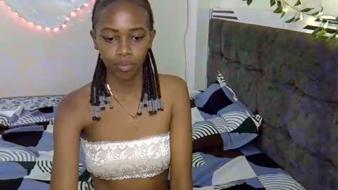 hot_dayne online show from November 2025 08:20:01 PM