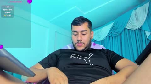 Snapshot of hot_latino_boy_ chatting on November 2025 05:07:01 AM Alejandro online show from November 2025 05:07:01 AM