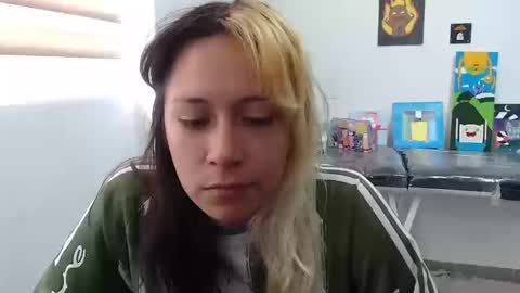 Snapshot of hot_mommymia chatting on September 2025 03:02:01 PM Mia online show from September 2025 03:02:01 PM