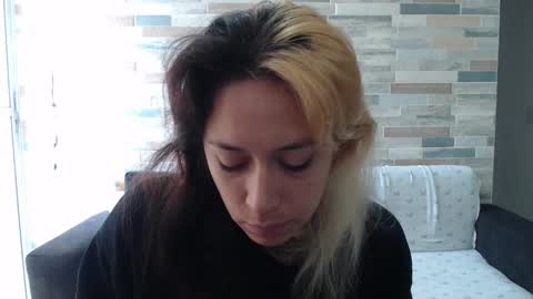 Snapshot of hot_mommymia chatting on September 2025 02:33:02 PM Mia online show from September 2025 02:33:02 PM