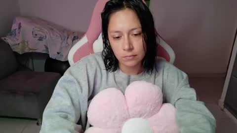 Mia online show from June 2026 07:59:02 PM