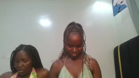 Snapshot of hot_petite12 chatting on August 2026 04:55:02 AM Petite online show from August 2026 04:55:02 AM