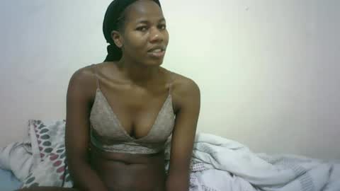Snapshot of hot_reenor chatting on June 2026 01:17:01 AM reenor online show from June 2026 01:17:01 AM