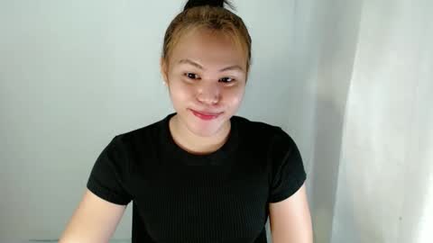 Selena online show from October 2025 06:06:01 PM