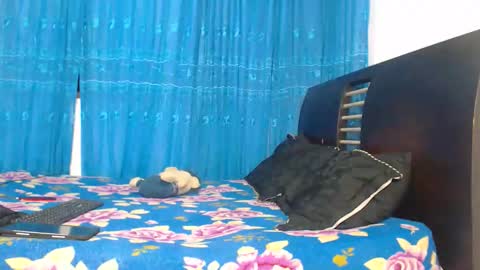 Snapshot of hot_sharks__ chatting on October 2025 07:50:02 AM Hot Sharks online show from October 2025 07:50:02 AM