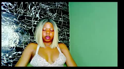 Stella online show from December 2024 01:08:01 AM