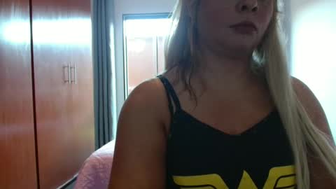 Snapshot of hot_wiffe chatting on November 2025 10:16:01 AM couple without tabus online show from November 2025 10:16:01 AM