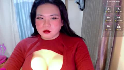 Snapshot of hotasian_mama chatting on September 2025 09:32:01 AM Grace online show from September 2025 09:32:01 AM