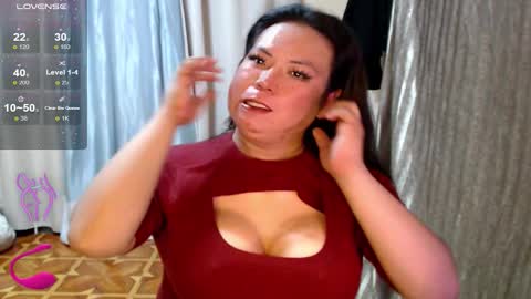 Snapshot of hotasian_mama chatting on October 2025 08:50:02 AM Grace online show from October 2025 08:50:02 AM