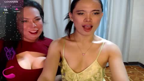 Snapshot of hotasian_mama chatting on October 2025 08:15:02 AM Grace online show from October 2025 08:15:02 AM