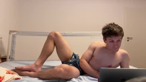 hotboyfeet92 online show from February 2025 09:42:02 PM