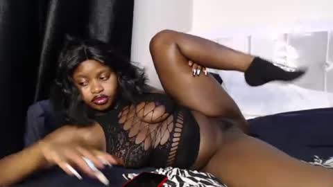 Hotcurvykeisha online show from January 2025 02:21:02 AM