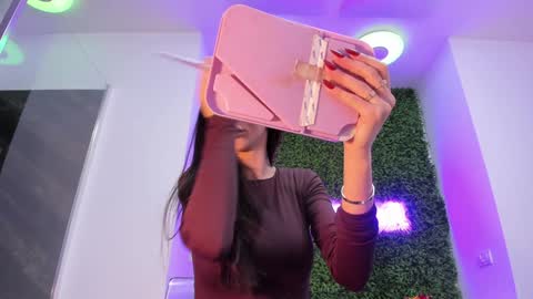 hotfallingdevil online show from November 2025 04:23:02 AM