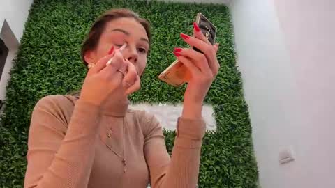 hotfallingdevil online show from April 2026 05:08:02 AM