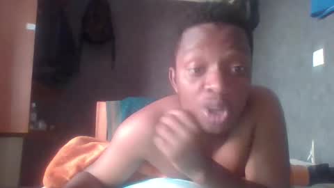 hotguyy001 online show from February 2025 06:22:01 AM