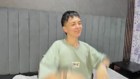 hannah online show from December 2025 02:06:02 AM