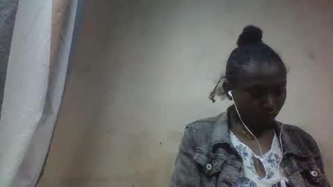 Snapshot of hotiesveronique chatting on September 2025 07:54:01 AM veronique online show from September 2025 07:54:01 AM